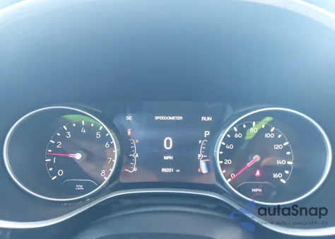 2019 Jeep Compass Altitude 4X4 z USA, uszkodzony, nr VIN 3C4NJDBB7KT674774